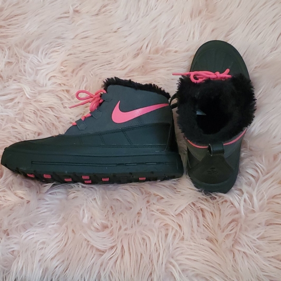 Shoes - Picture 2 of 2